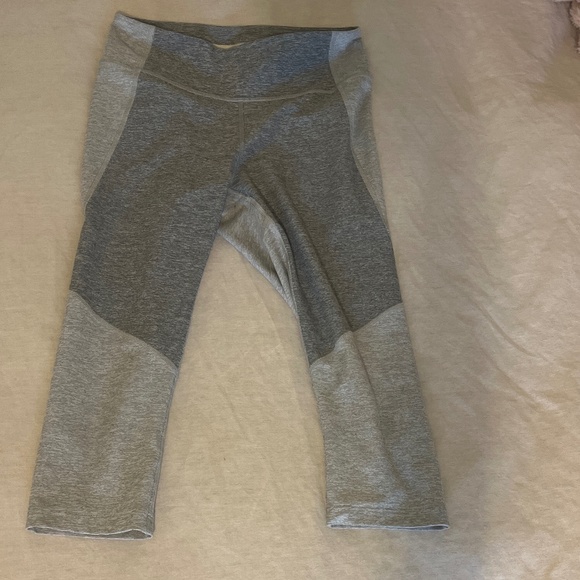 Outdoor Voices Cropped Leggings - Picture 2 of 4